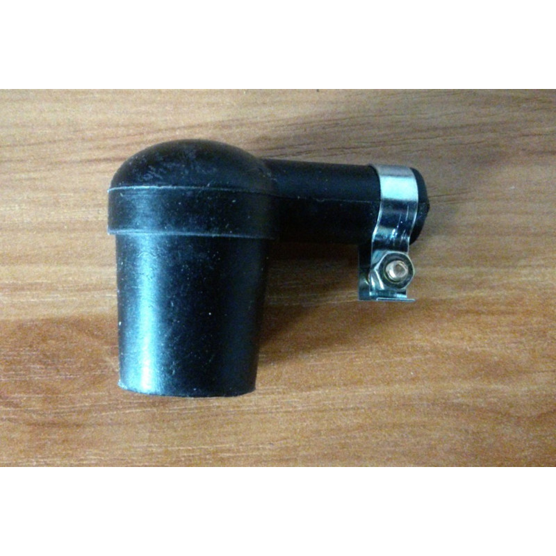 Pipa de bujía de goma.