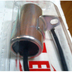 Condensador para encendido Femsa. Soporte recto.