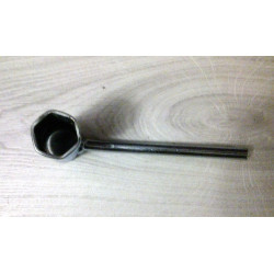 Llave de bujías universal.