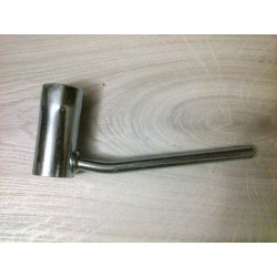 Llave de bujías universal.