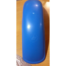 Rear fender cross in blue.