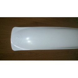 Front fender cross in white.