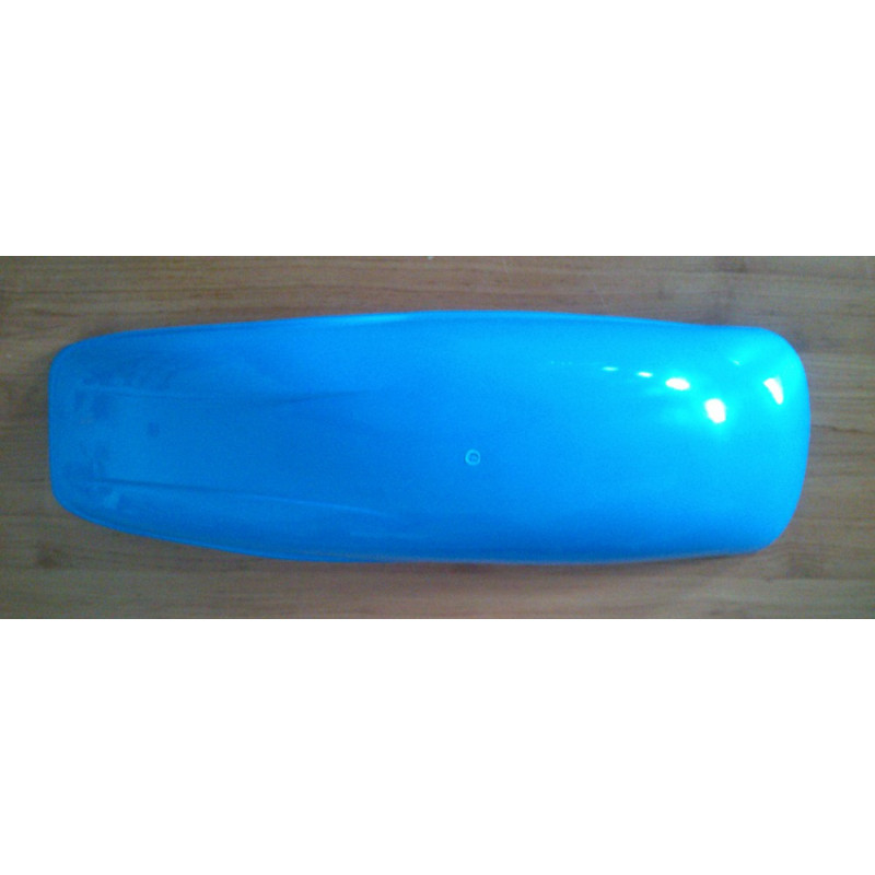 Rear fender cross in blue.