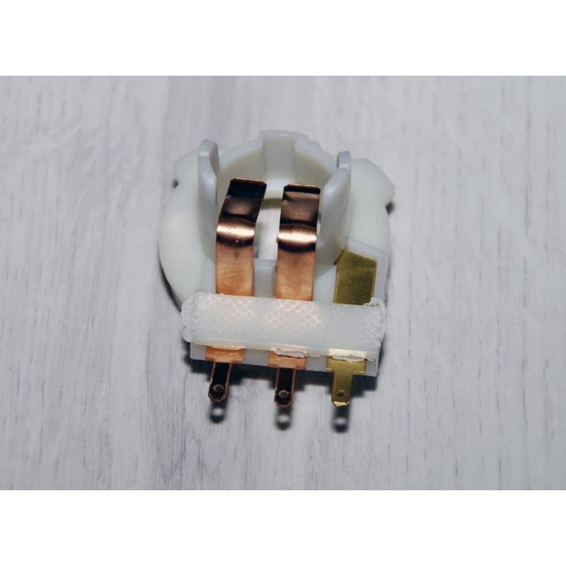 Rinder headlight socket.