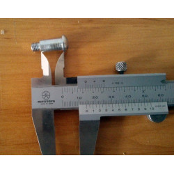 Tornillo con tuerca para maneta.