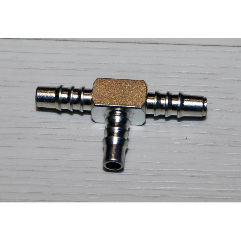 T-type connector for petrol pipe 6mm.