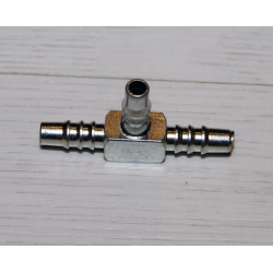 T-type connector for petrol pipe 6mm.