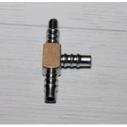 Conector tipo T para tubo de gasolina 6mm.