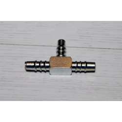 Conector tipo T para tubo de gasolina 6mm.