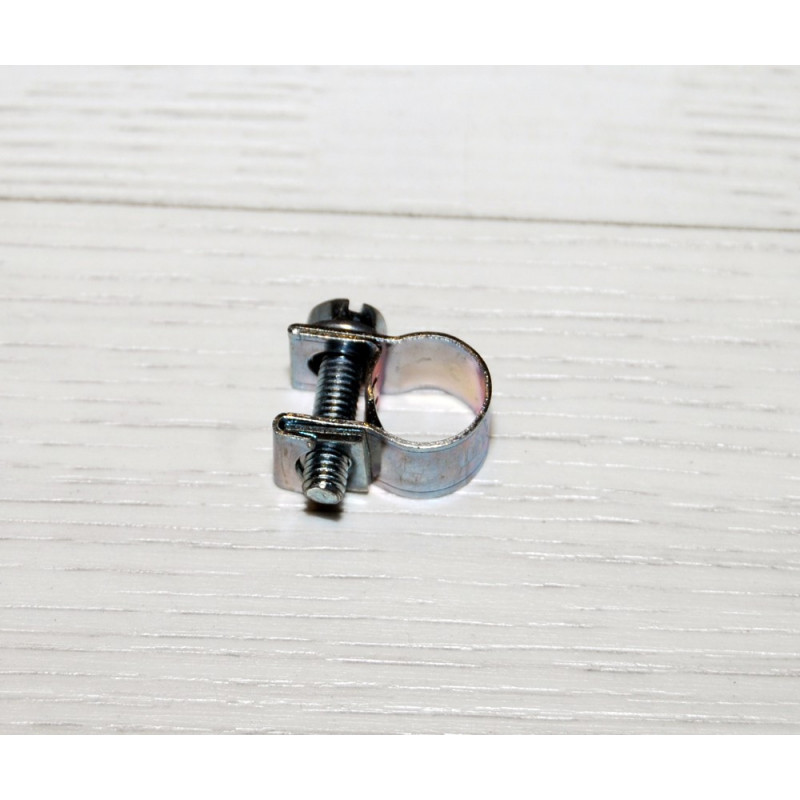 Abrazadera con tornillo para tubos gasolina 8-10 mm.