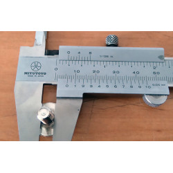 Tornillo cromado cabeza gruesa sujeción tapa lateral Bultaco.