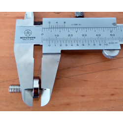 Tornillo cromado cabeza gruesa sujeción tapa lateral Bultaco.