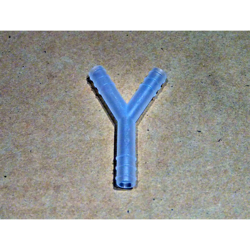 Conector de gasolina tipo Y de 8 mm.