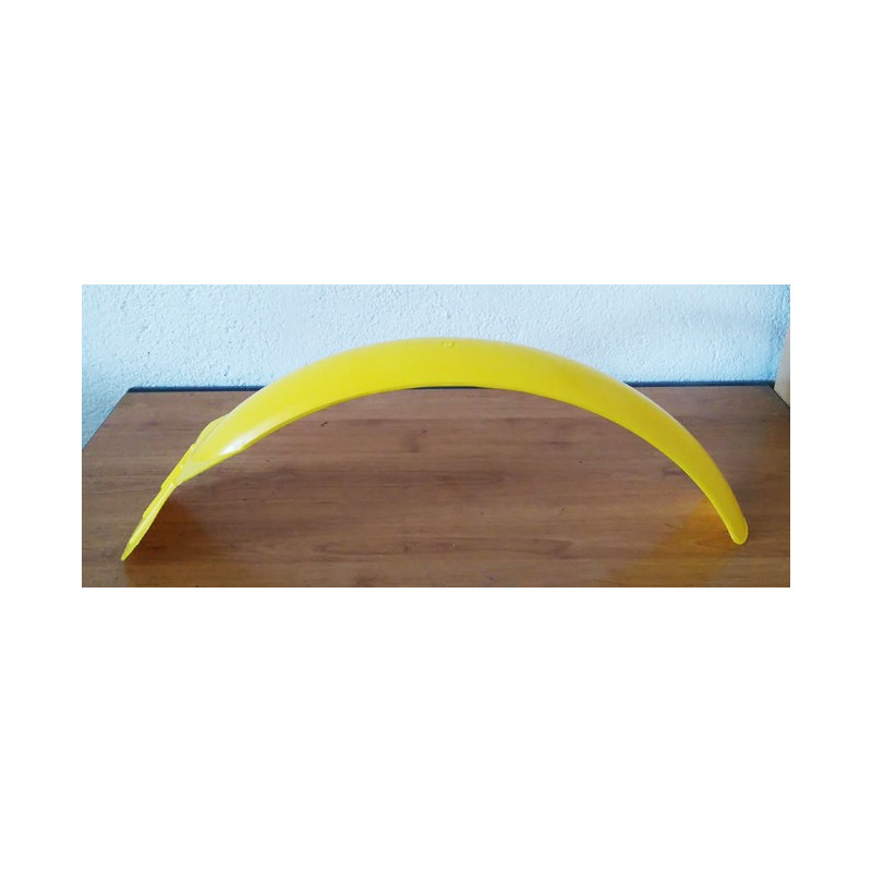 Yellow front fender trial.