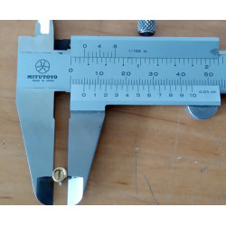 Prisionero cable acelerador.