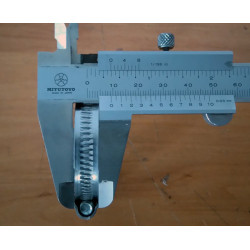 Abrazadera metálica 30 – 45 mm.