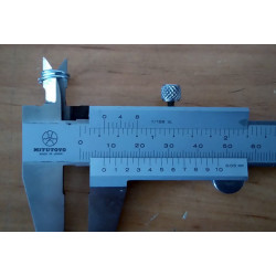 Abrazadera alambre para tubos 9 mm.