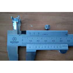 Abrazadera alambre para tubos 11 mm.